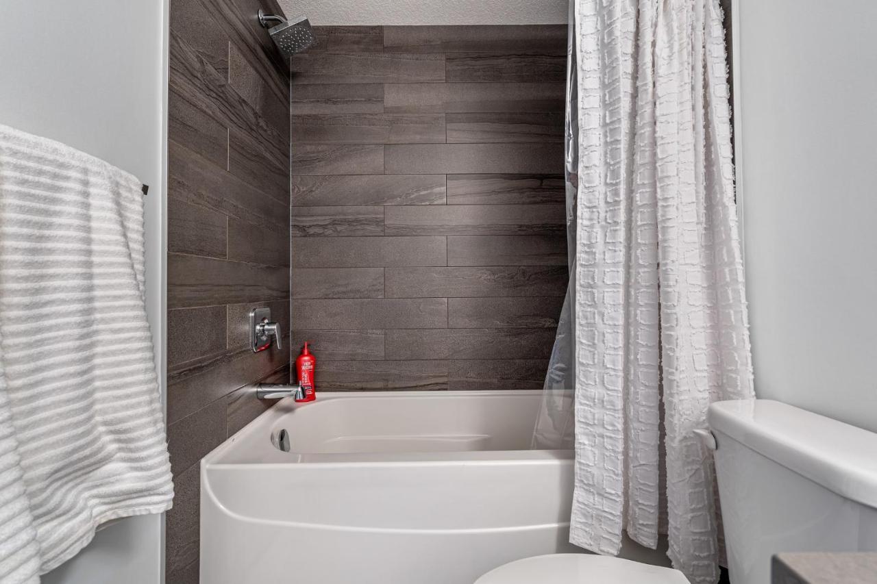 Contemporary Luxury 4 Bedroom House Near Downtown YYC Kültér fotó